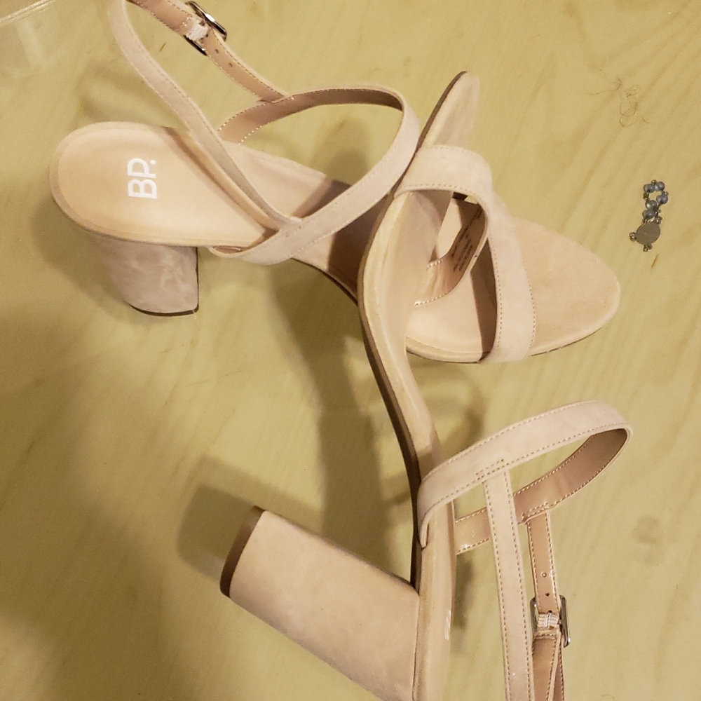 Shoe
